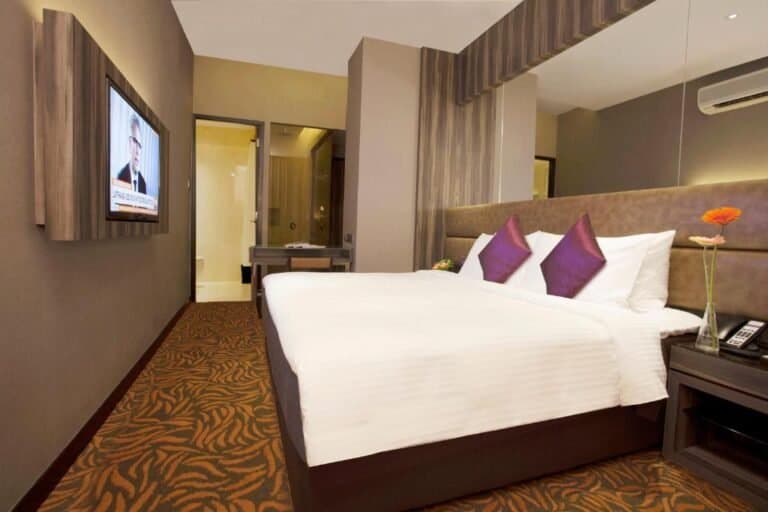 Aqueen Prestige Hotel Jalan Besar Singapore 4*