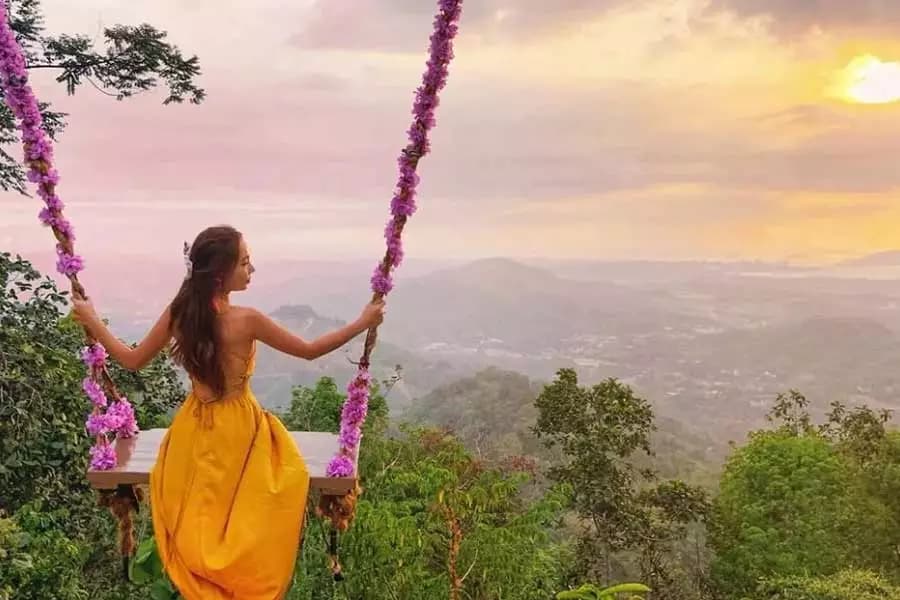 Вход в Kokol Elf с возможностью сделать фото для Instagram в Кота-Кинабалу