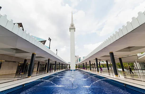 best things to do in Malaysia-National Mosque (Masjid Negara)