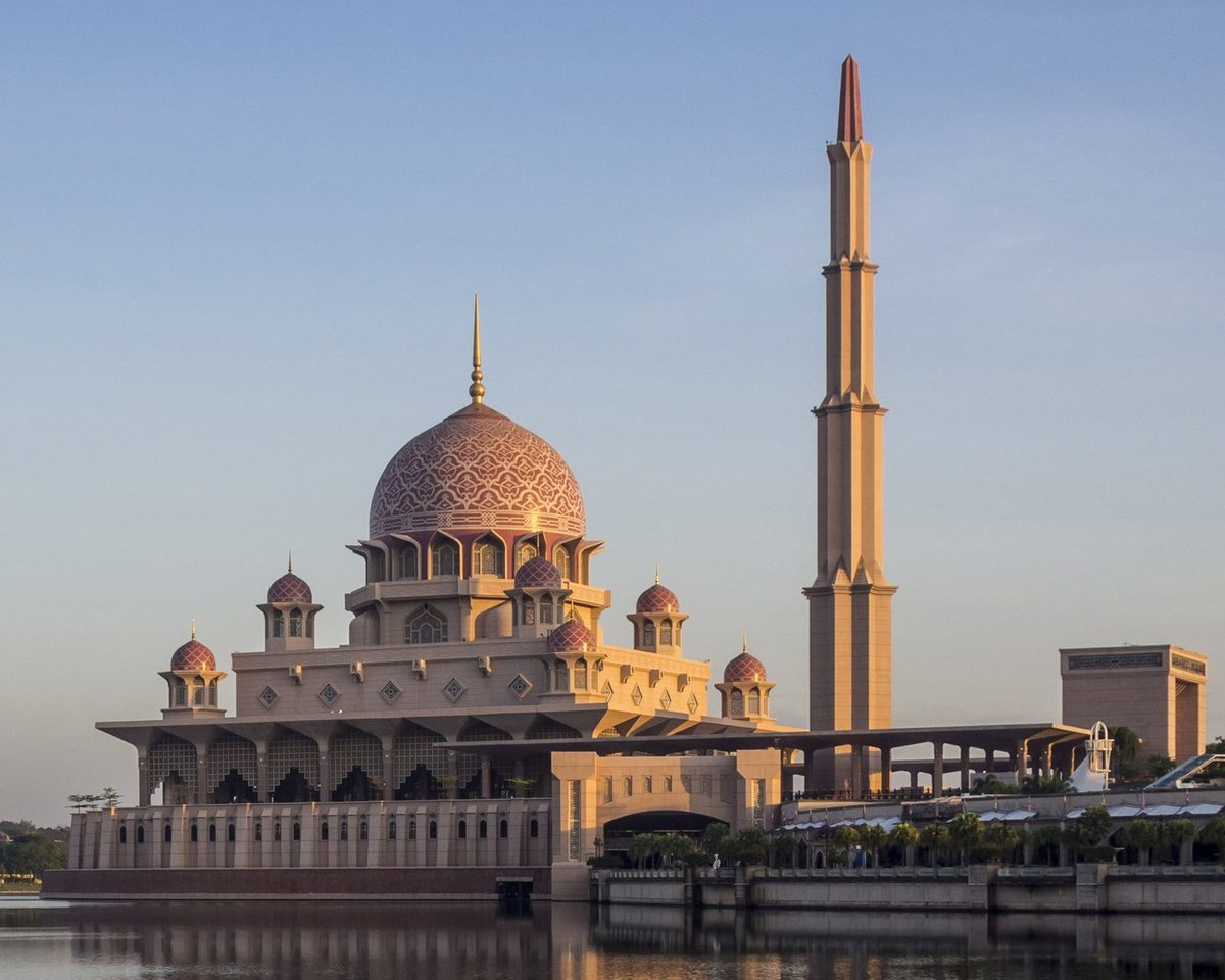 Мечеть Путраджайя (Masjid Putra)