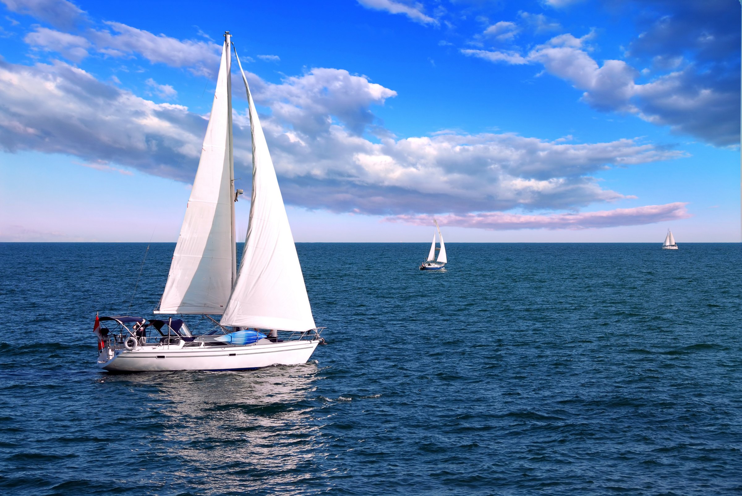 DAY YACHT CRUISE