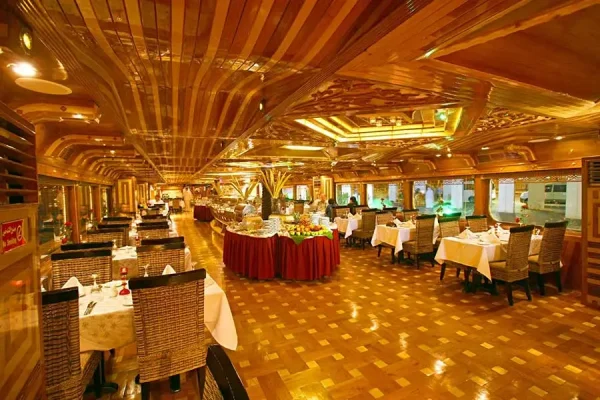 Dubai Cruise