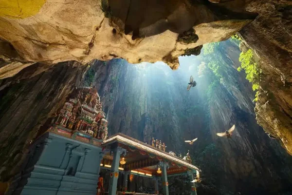 Batu Caves and Royal Selangor | Kuala Lumpur - Image 4