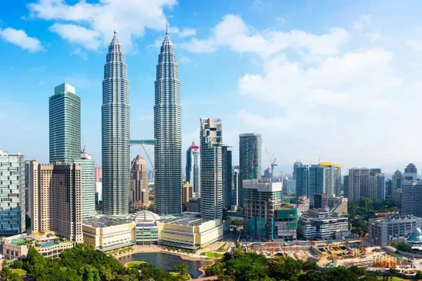 A Trip to the Petronas Twin Towers | Kuala Lumpur — изображение 2