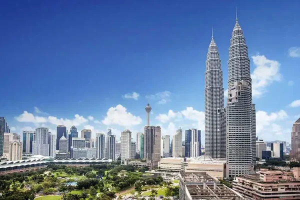 A Trip to the Petronas Twin Towers | Kuala Lumpur — изображение 4