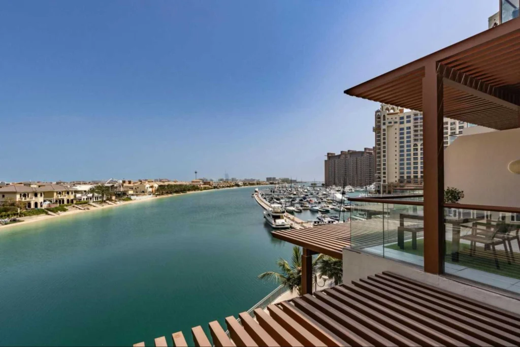 Beach front Resorts for a Classic Romantic Stay-Honeymoon in Dubai UAE guide