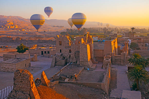 Hot Air Balloon Ride Over the Desert - Fun Activities For Couples In Dubai, UAE